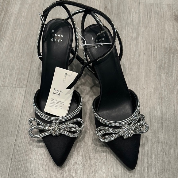 A New Day Black and Silver Slingback Heels with Rhinestone Bow - Picture 2 of 6